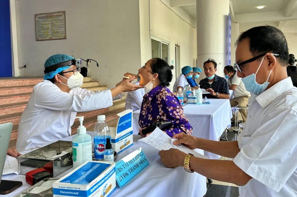 Một số địa chỉ uy tín tổ chức khám sức khỏe miễn phí cho người già tại TP.HCM (Ví dụ):