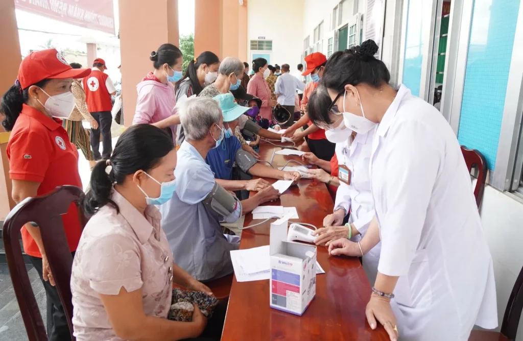 Tần suất tổ chức hoạt động khám bệnh miễn phí là bao lâu?