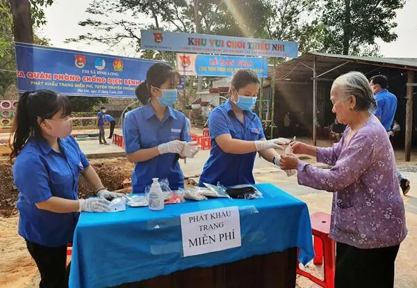 Thiện Nguyện Vì Cộng Đồng Là Gì? Bản Chất Của Sự Cho Đi