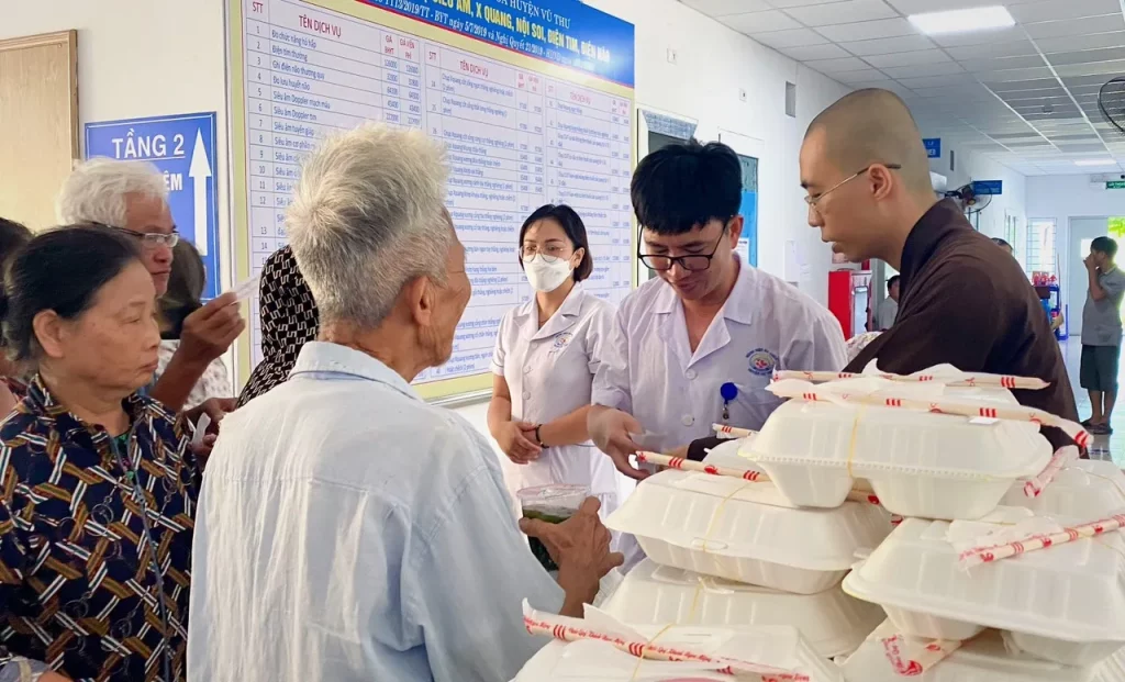 Tìm hiểu thông tin về các quỹ bảo trợ bệnh nhân nghèo