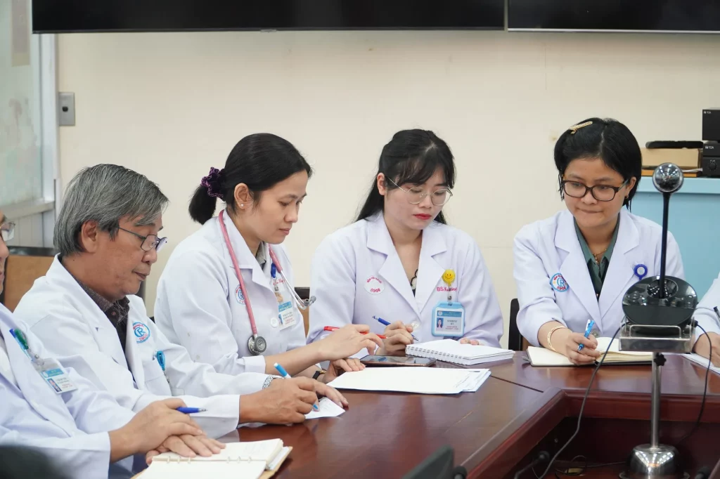 Tư vấn qua mạng xã hội (Facebook, Zalo,...)