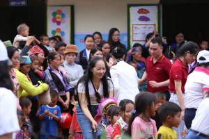 chương trình phát quà từ thiện kèm y tế