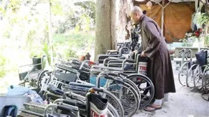 chương trình tặng xe lăn miễn phí