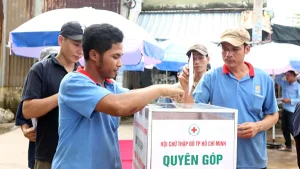 vận động quyên góp dụng cụ y tế